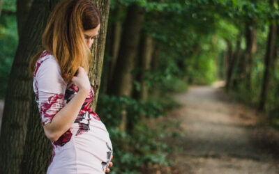 Ako si vybrať správne šaty na tehotenské fotenie?
